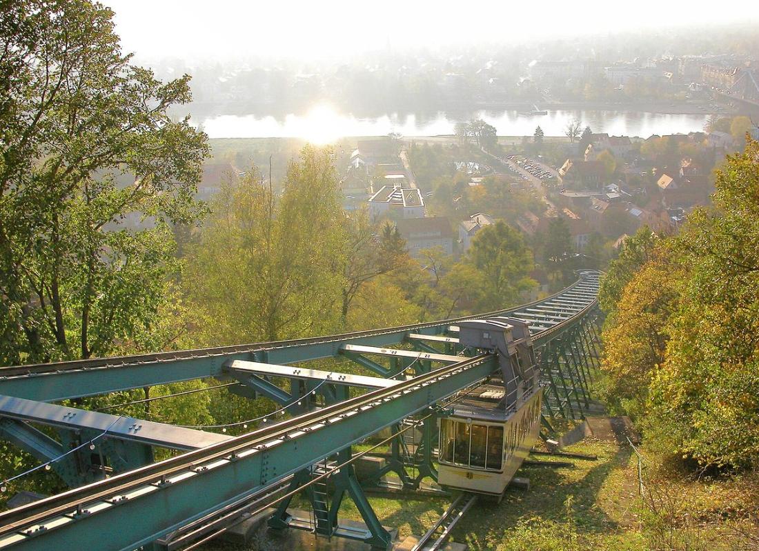 View from the Oberloschwitz upper station along the line of the Dresden suspension railway into the Elbe valley